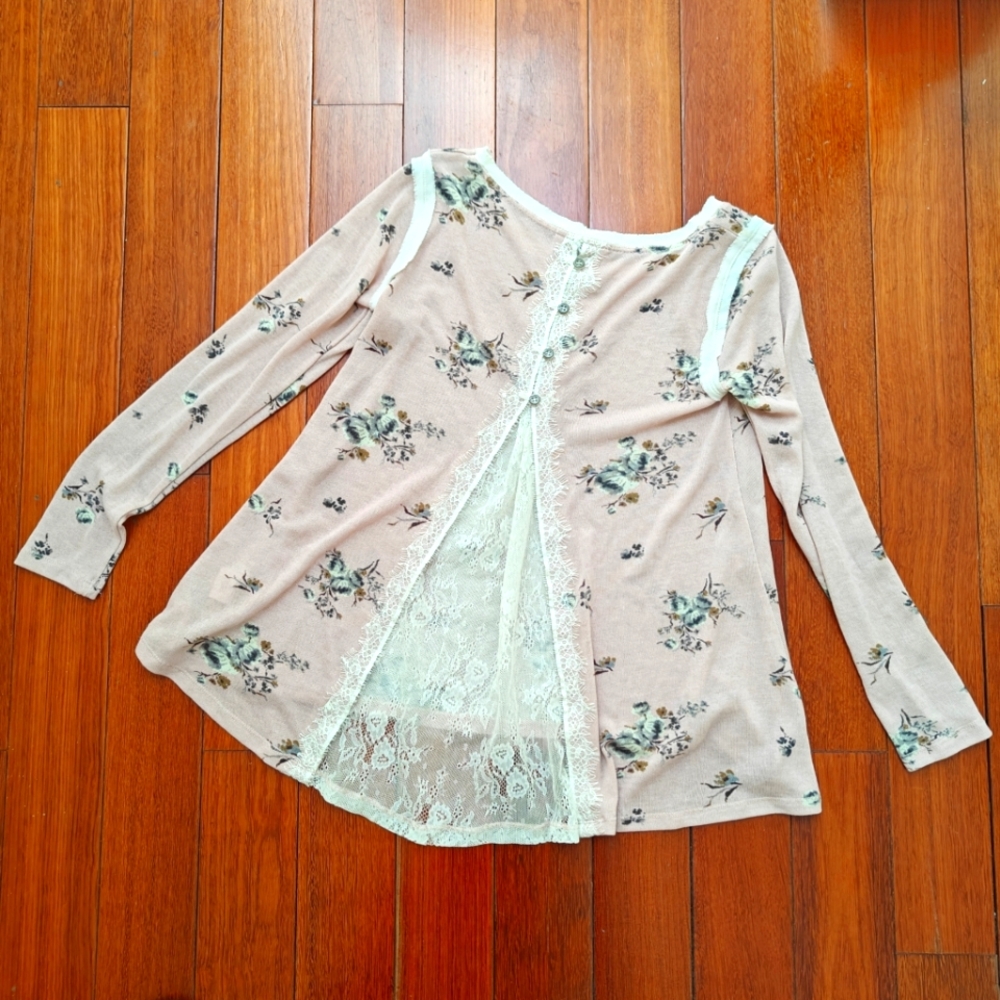 Rewind Lace Back Knit Long Sleeve Top